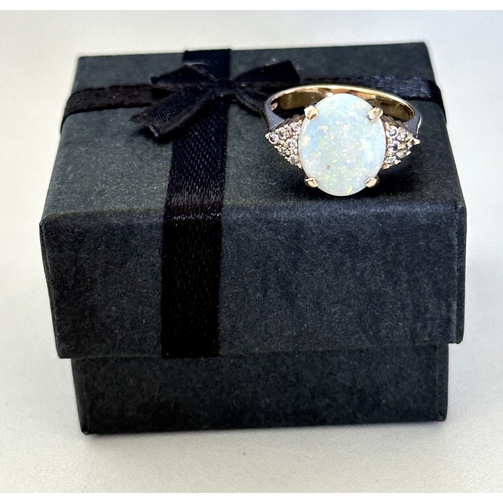 14K Yellow Gold White Fire Opal & Natural Diamonds Ladies Band Ring Size 6.5